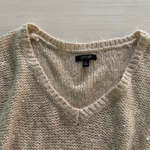 Long sleeve Cream knit sweater with sequin detailing - size medium - Picture 2 of 6